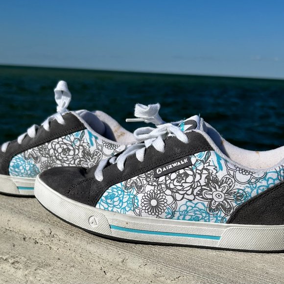 Vintage classic Airwalk lace up skate shoe Women's 9.5s - Picture 3 of 12